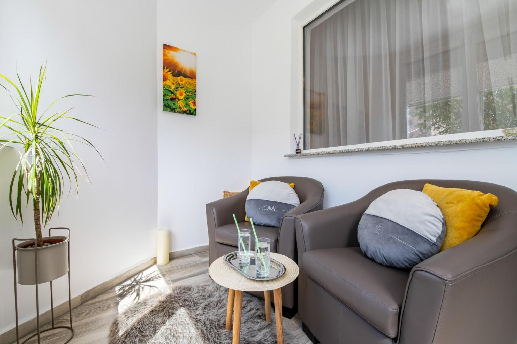 Springhome - Cozy Apartment With Balcony & Parking Braşov Dış mekan fotoğraf