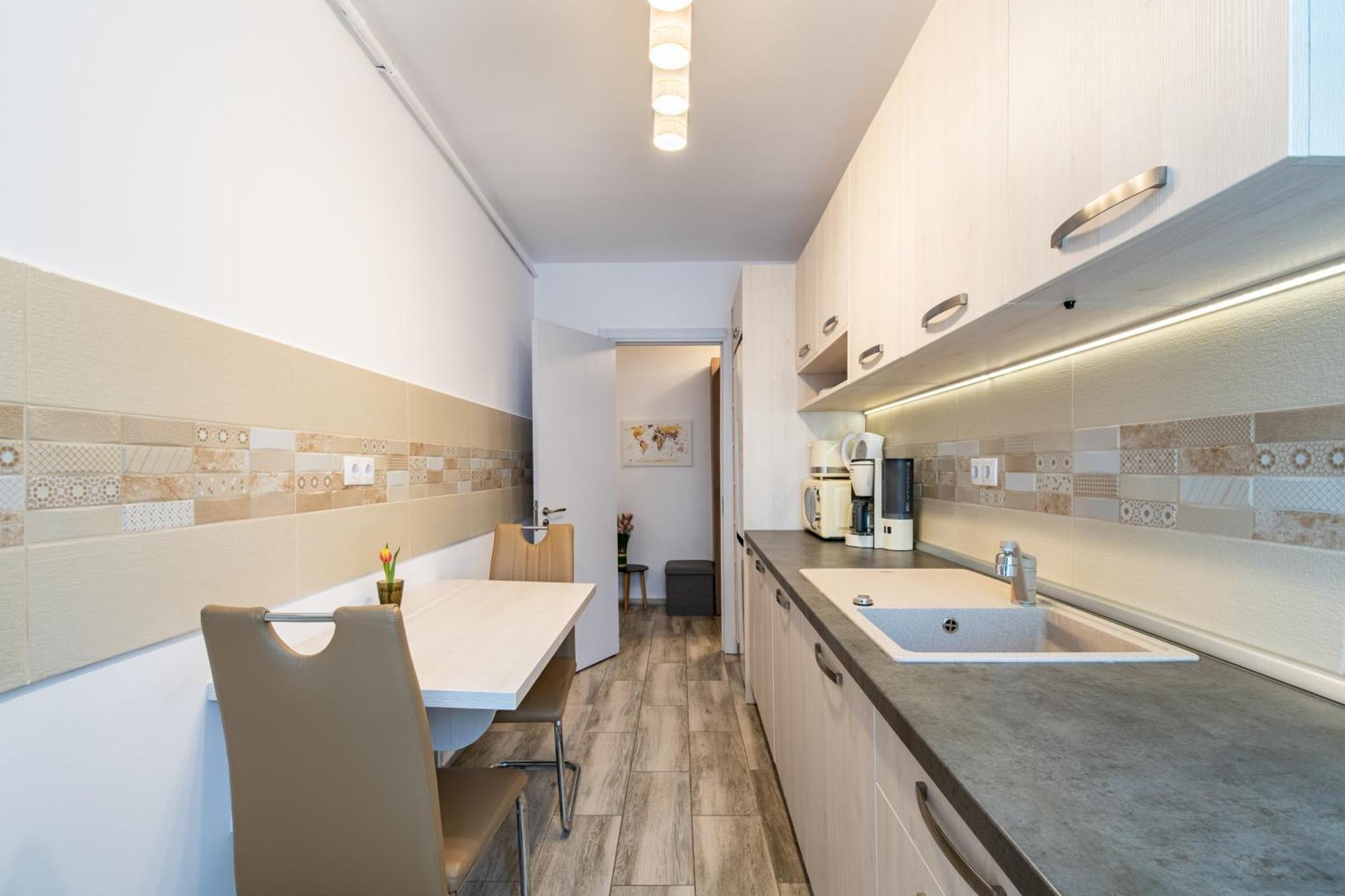Springhome - Cozy Apartment With Balcony & Parking Braşov Dış mekan fotoğraf