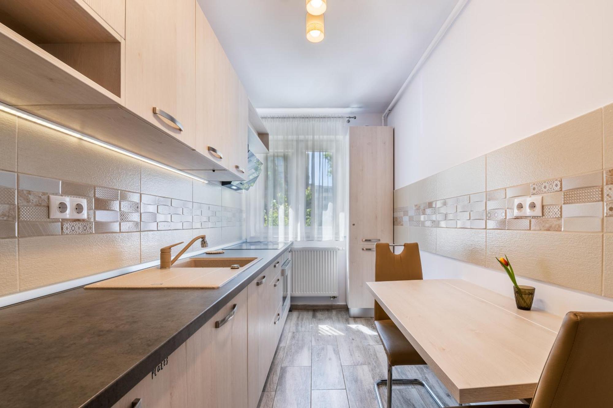 Springhome - Cozy Apartment With Balcony & Parking Braşov Dış mekan fotoğraf