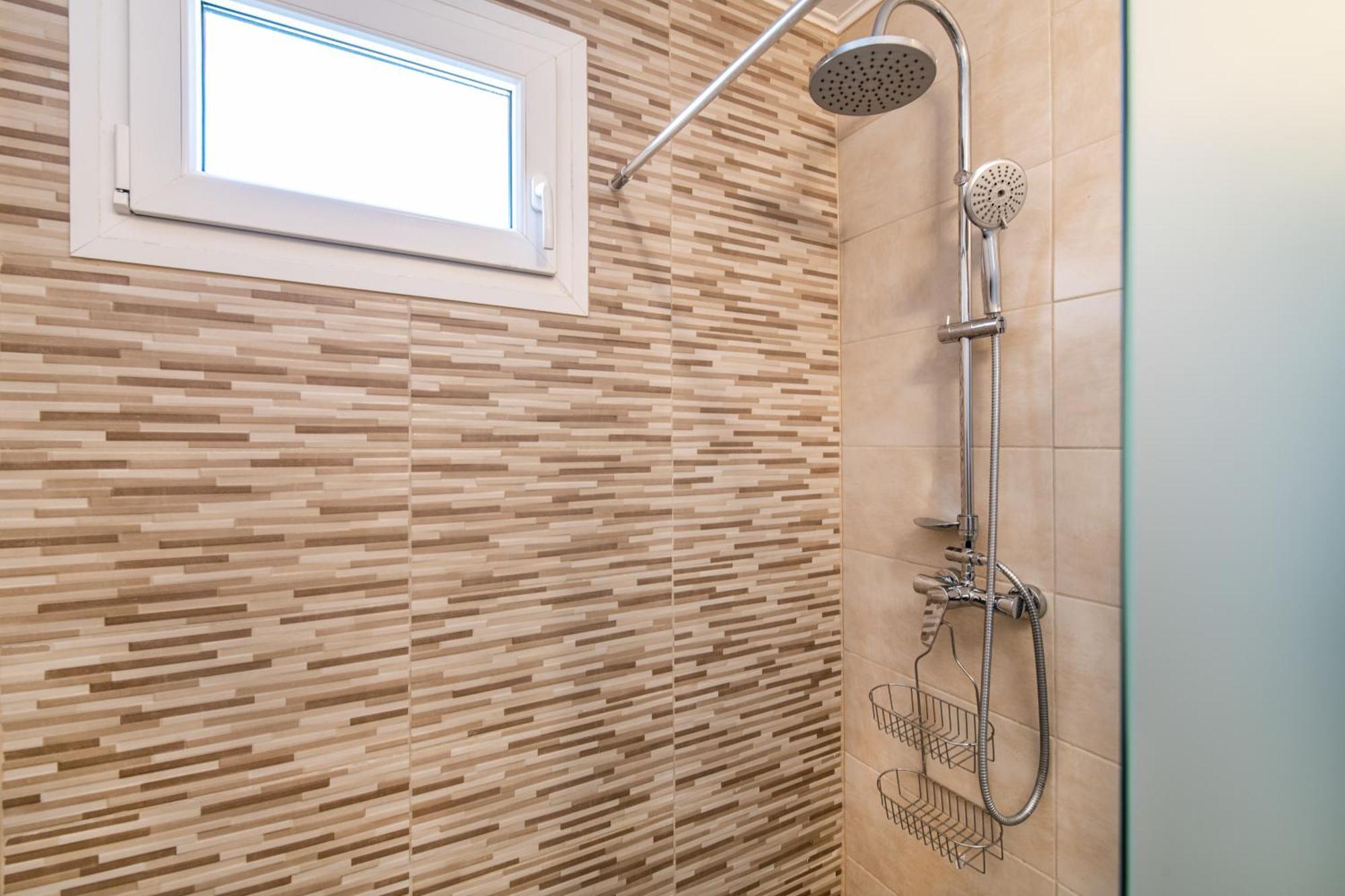 Springhome - Cozy Apartment With Balcony & Parking Braşov Dış mekan fotoğraf